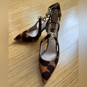 NWT Louise et Cie Tamary Chain Link Pump